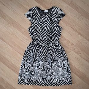 Everly cap sleeve fit and flare knit dress M